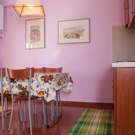 Lägenhetshotell Casa Vacanza La Pergola